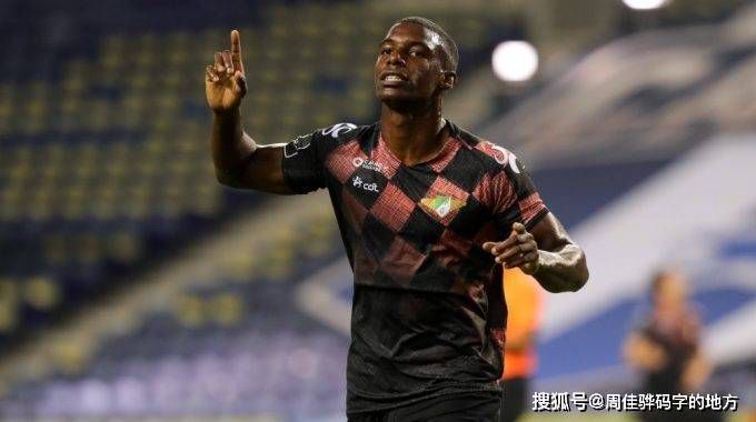 他问我咱们片子的事你都知道了吗?我说知道，他问:那你高兴吗?我说:真的不仅仅是高兴。